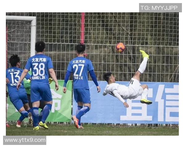 武汉足球队意识争议引发热议球迷与专家观点碰撞激烈讨论