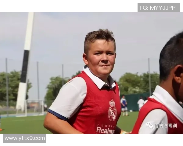 简单易学的足球明星色彩画法技巧分享让你轻松掌握绘画乐趣 简单易学的足球明星色彩画法技巧分享让你轻松掌握绘画乐趣